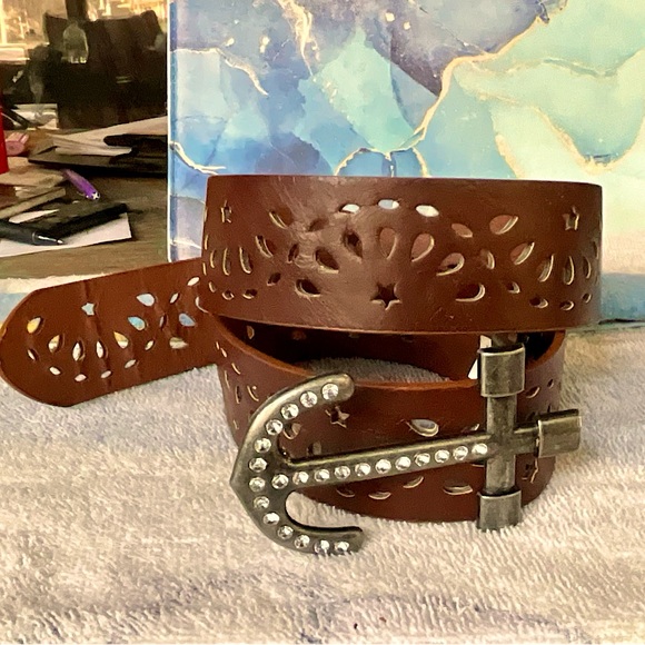 Brown Studded leather belt. - Picture 1 of 7